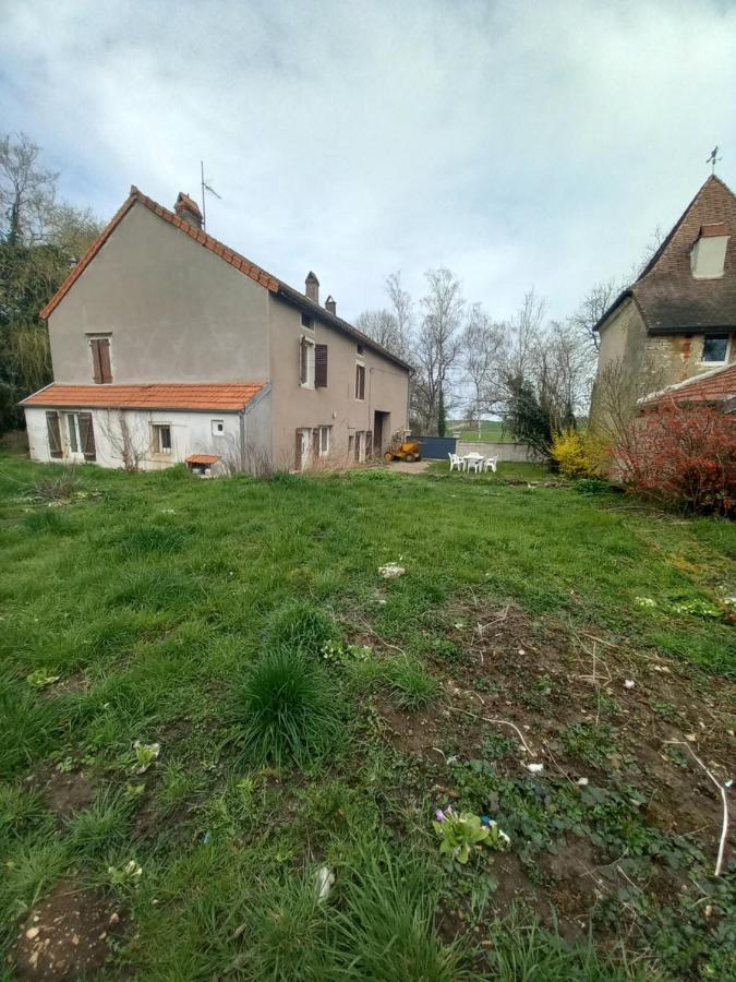 L'Univers, Vous Et Nous Pouilly-sur-Vingeanne 외부 사진